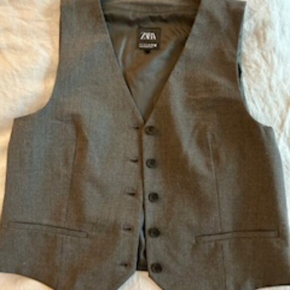 Zara Gray Buttoned Vest - Picture 2 of 6